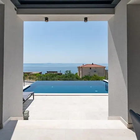 Vila Odak *